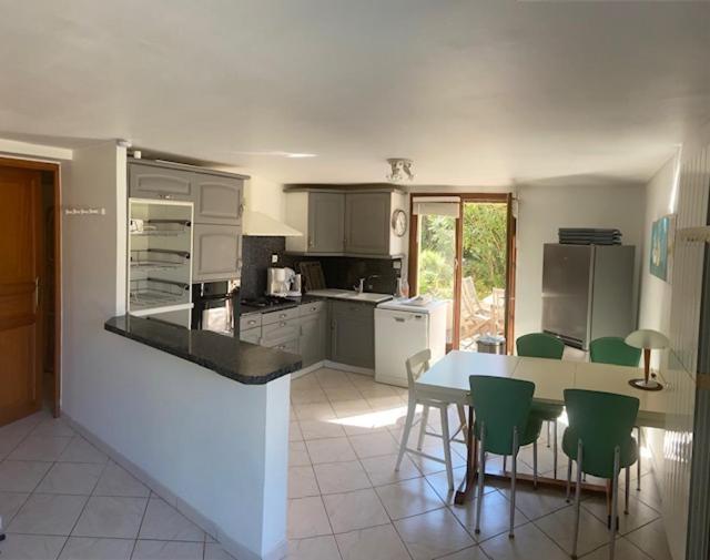 Joli rez-de-villa 80 m2 proche mer Carqueiranne Esterno foto