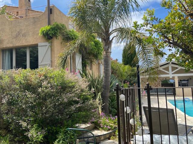 Joli rez-de-villa 80 m2 proche mer Carqueiranne Esterno foto